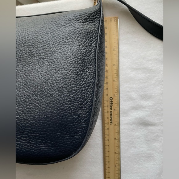 NWT MICHAEL KORS  BARLOW Admiral MD Messenger Handbag.  Leather.  Dark Blue - Picture 9 of 10